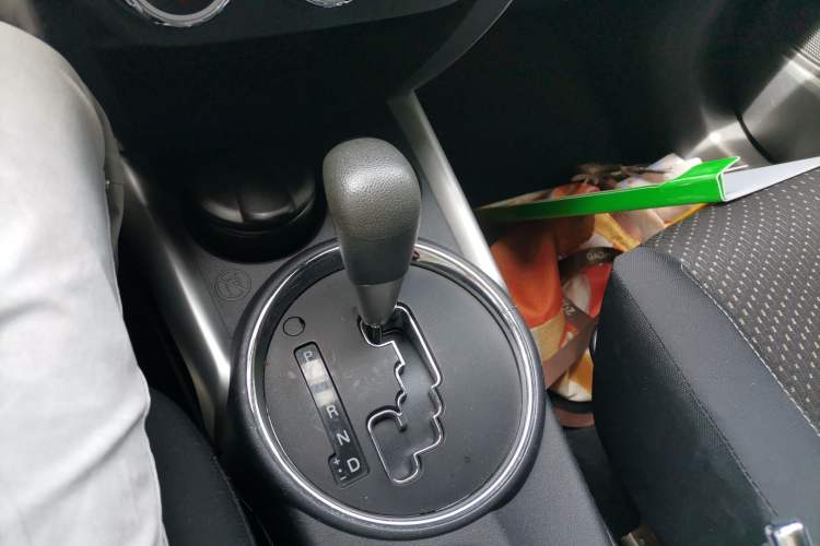 Used Mitsubishi ASX 2013 2.0L CVT Two-Wheel Drive Elite Edition Gear Lever