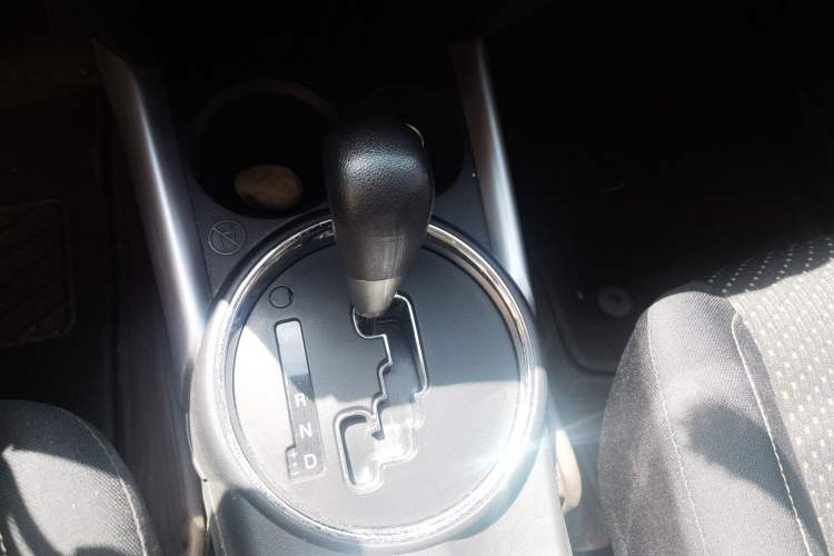 Used Mitsubishi ASX 2013 2.0L CVT Four-Wheel Drive Premium Edition Gear Lever