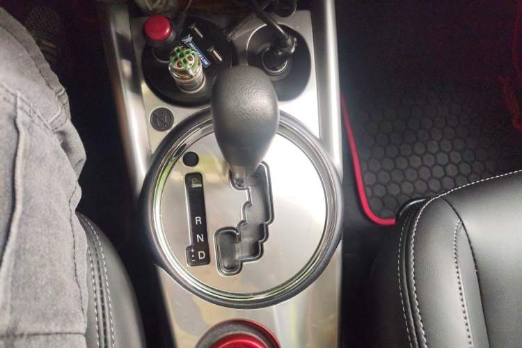 Used Mitsubishi ASX 2013 2.0L CVT Two-Wheel Drive Elite Edition Gear Lever