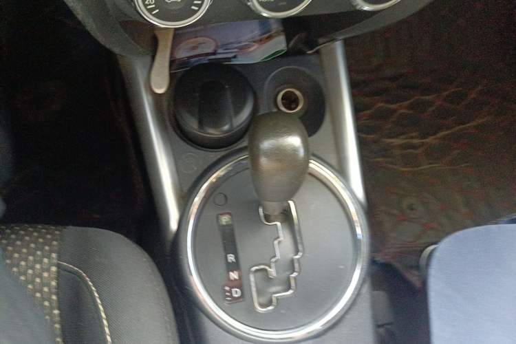 Used Mitsubishi ASX 2013 2.0L CVT Two-Wheel Drive Elite Edition Gear Lever