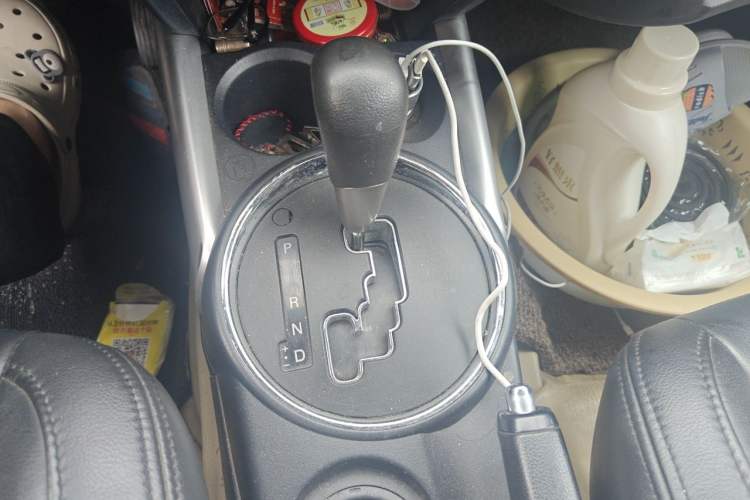 Used Mitsubishi ASX 2013 2.0L CVT Two-Wheel Drive Elite Edition Gear Lever