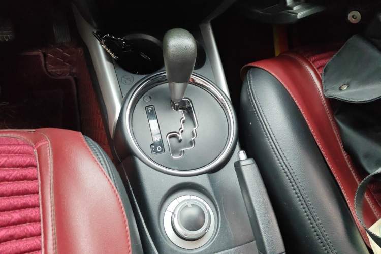Used Mitsubishi ASX 2013 2.0L CVT Four-Wheel Drive Premium Edition Gear Lever