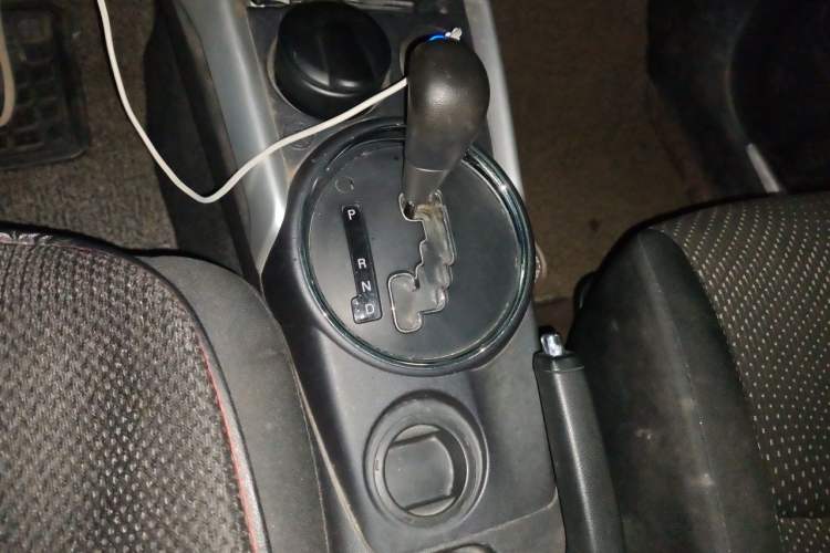 Used Mitsubishi ASX 2013 2.0L CVT Two-Wheel Drive Elite Edition Gear Lever