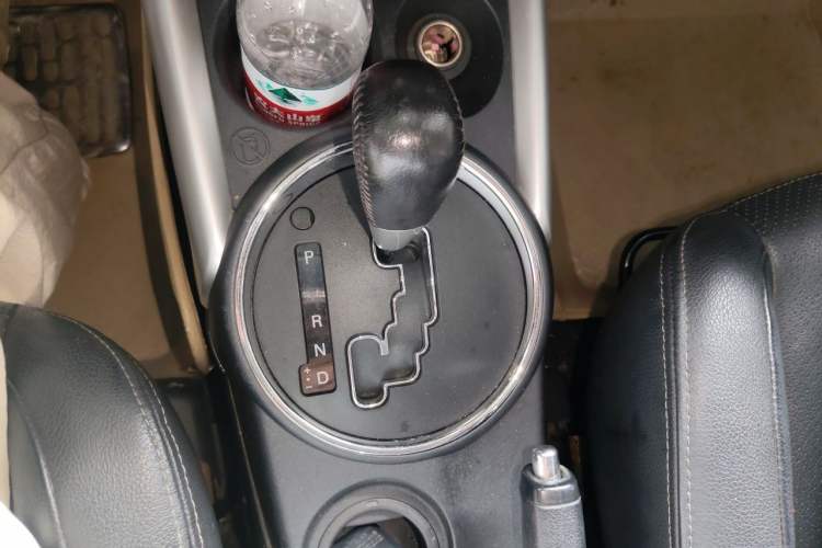 Used Mitsubishi ASX 2013 2.0L CVT Two-Wheel Drive Luxury Edition Gear Lever