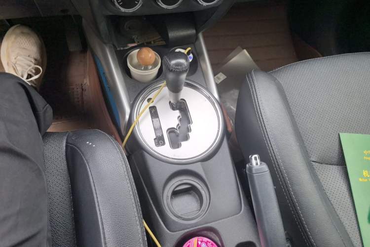 Used Mitsubishi ASX 2013 2.0L CVT Two-Wheel Drive Luxury Edition Gear Lever