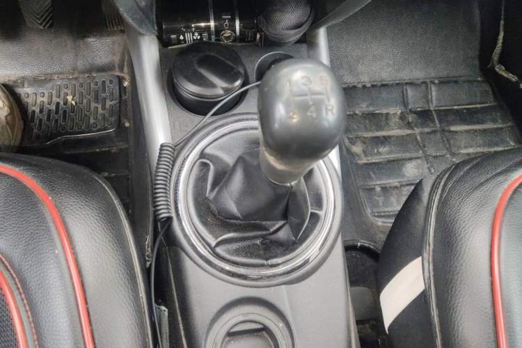 Used Mitsubishi ASX 2013 1.6L Manual Two-Wheel Drive Standard Edition Gear Lever