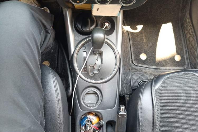 Used Mitsubishi ASX 2013 2.0L CVT Two-Wheel Drive Elite Edition Gear Lever