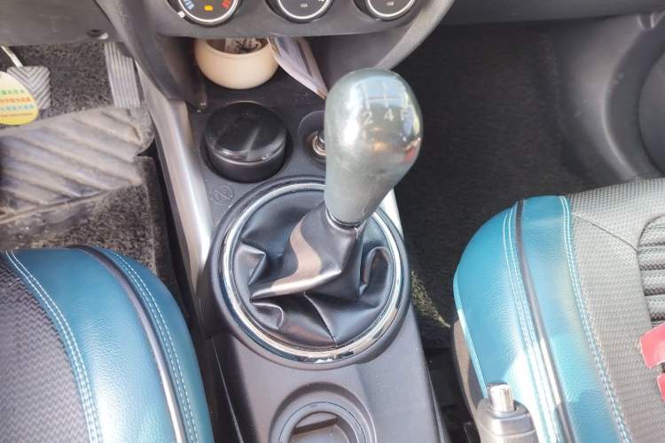Used Mitsubishi ASX 2013 1.6L Manual Two-Wheel Drive Standard Edition Gear Lever