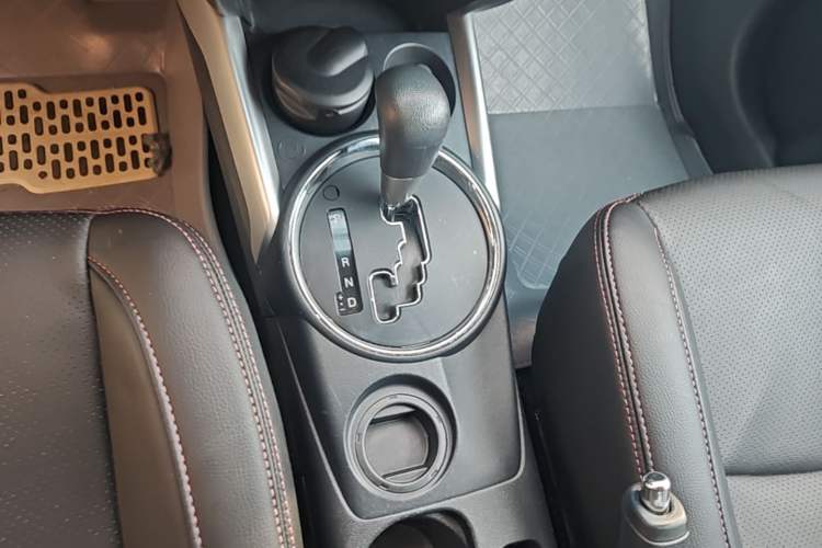 Used Mitsubishi ASX 2013 2.0L CVT Two-Wheel Drive Elite Edition Gear Lever