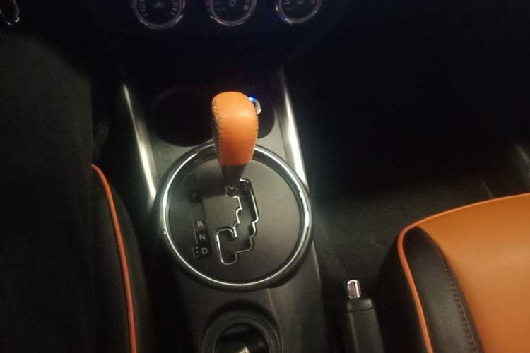 Used Mitsubishi ASX 2013 2.0L CVT Two-Wheel Drive Elite Edition Gear Lever