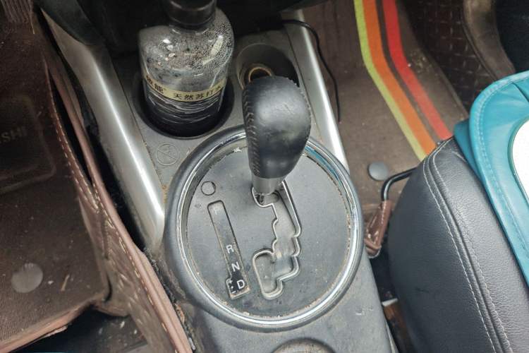 Used Mitsubishi ASX 2013 2.0L CVT Two-Wheel Drive Luxury Edition Gear Lever