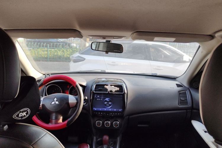 Used Mitsubishi ASX 2013 2.0L CVT Two-Wheel Drive Elite Edition Headliner