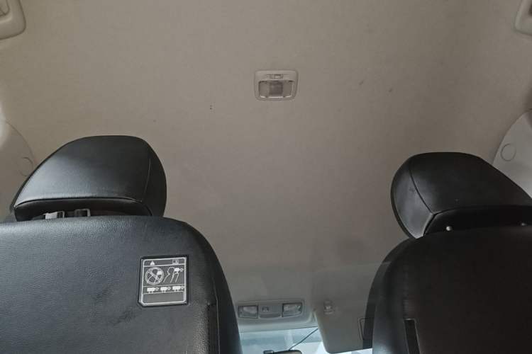 Used Mitsubishi ASX 2013 2.0L CVT Two-Wheel Drive Luxury Edition Headliner
