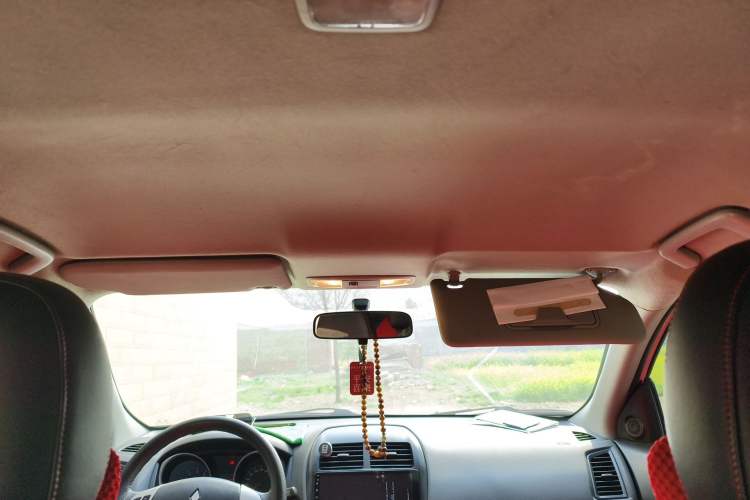 Used Mitsubishi ASX 2013 2.0L CVT Two-Wheel Drive Elite Edition Headliner