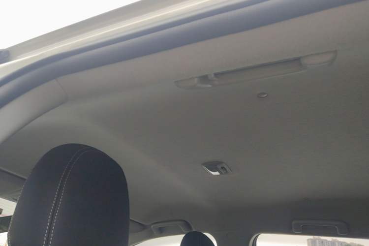 Used Mitsubishi ASX 2013 2.0L CVT Two-Wheel Drive Tech Edition Headliner