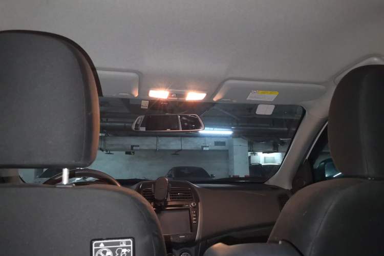 Used Mitsubishi ASX 2013 2.0L CVT Two-Wheel Drive Elite Edition Headliner