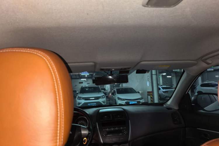 Used Mitsubishi ASX 2013 2.0L CVT Two-Wheel Drive Elite Edition Headliner