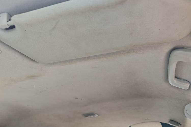 Used Mitsubishi ASX 2013 2.0L CVT Two-Wheel Drive Luxury Edition Headliner