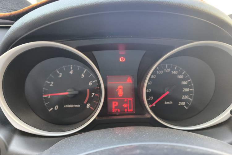 Used Mitsubishi ASX 2013 2.0L CVT Two-Wheel Drive Elite Edition Instrument Cluster