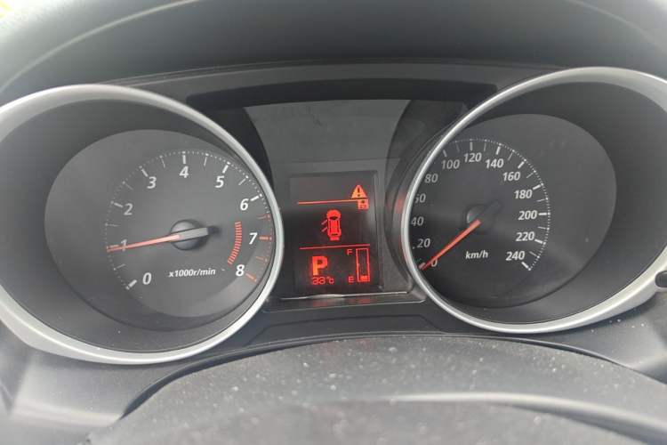 Used Mitsubishi ASX 2013 2.0L CVT Two-Wheel Drive Elite Edition Instrument Cluster