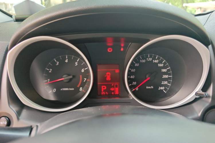 Used Mitsubishi ASX 2013 2.0L CVT Two-Wheel Drive Elite Edition Instrument Cluster