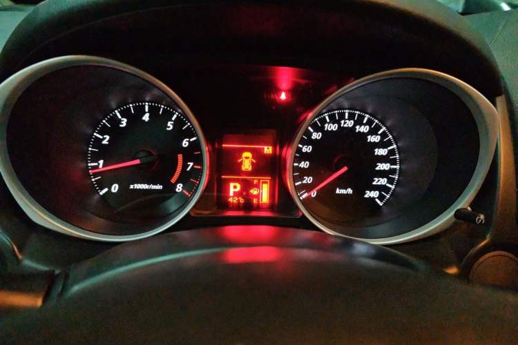 Used Mitsubishi ASX 2013 2.0L CVT Two-Wheel Drive Elite Edition Instrument Cluster
