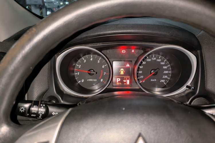 Used Mitsubishi ASX 2013 2.0L CVT Two-Wheel Drive Elite Edition Instrument Cluster