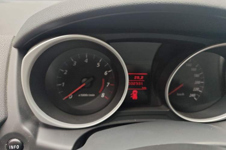 Used Mitsubishi ASX 2013 2.0L CVT Two-Wheel Drive Elite Edition Instrument Cluster