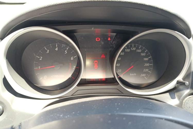 Used Mitsubishi ASX 2013 2.0L CVT Two-Wheel Drive Elite Edition Instrument Cluster