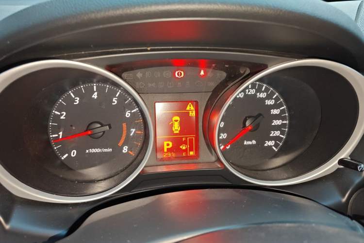 Used Mitsubishi ASX 2013 2.0L CVT Two-Wheel Drive Elite Edition Instrument Cluster