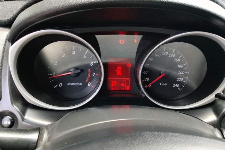 Used Mitsubishi ASX 2013 2.0L CVT Two-Wheel Drive Elite Edition Instrument Cluster