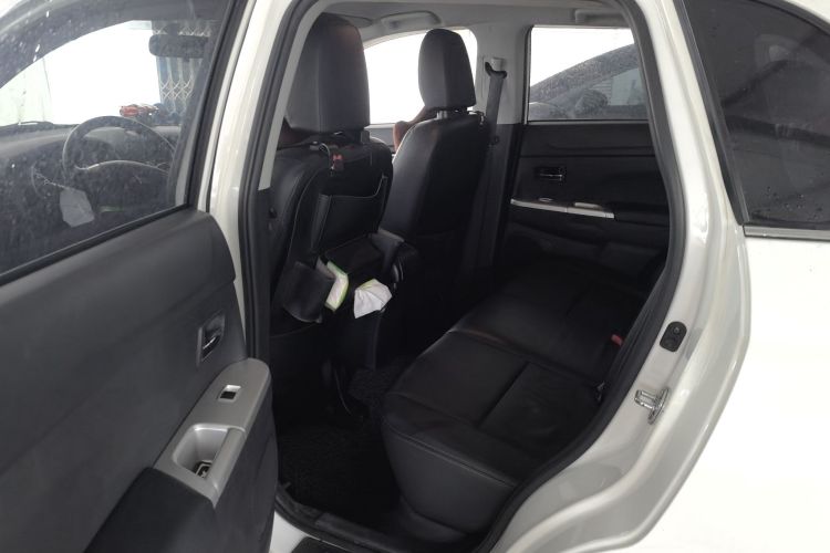 Used Mitsubishi ASX 2013 2.0L CVT Two-Wheel Drive Luxury Edition Interior 4