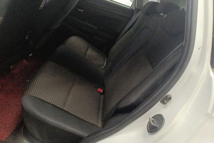 Used Mitsubishi ASX 2013 2.0L CVT Two-Wheel Drive Elite Edition Interior 4