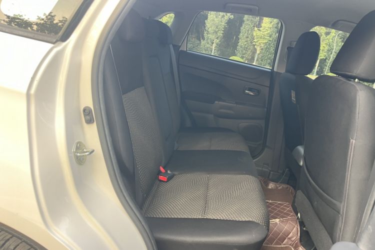 Used Mitsubishi ASX 2013 2.0L Manual Two-Wheel Drive Comfort Edition Interior 5