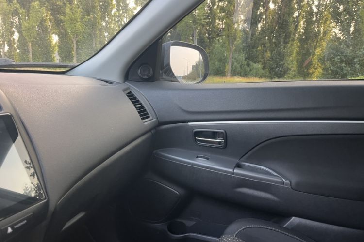Used Mitsubishi ASX 2013 2.0L Manual Two-Wheel Drive Comfort Edition Interior 7