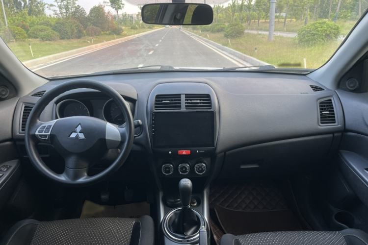 Used Mitsubishi ASX 2013 2.0L Manual Two-Wheel Drive Comfort Edition Interior 9