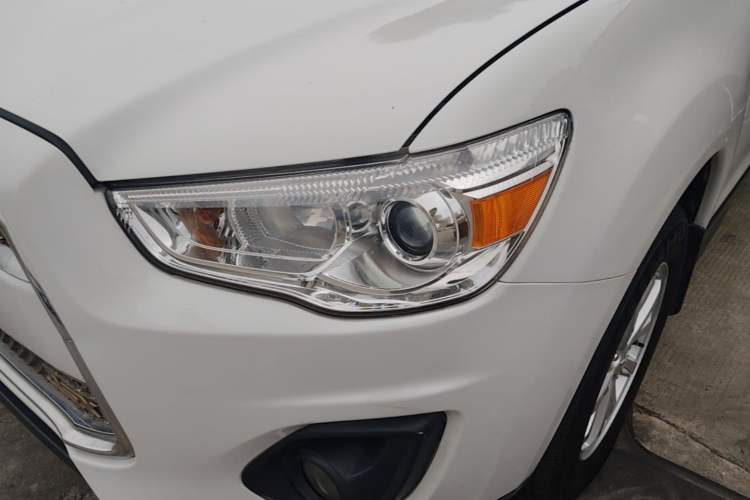 Used Mitsubishi ASX 2013 2.0L CVT Two-Wheel Drive Tech Edition Left Front Headlight