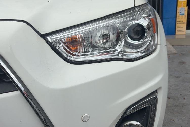 Used Mitsubishi ASX 2013 2.0L CVT Four-Wheel Drive Premium Edition Left Front Headlight