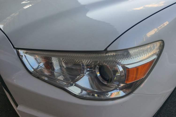 Used Mitsubishi ASX 2013 2.0L CVT Four-Wheel Drive Premium Edition Left Front Headlight