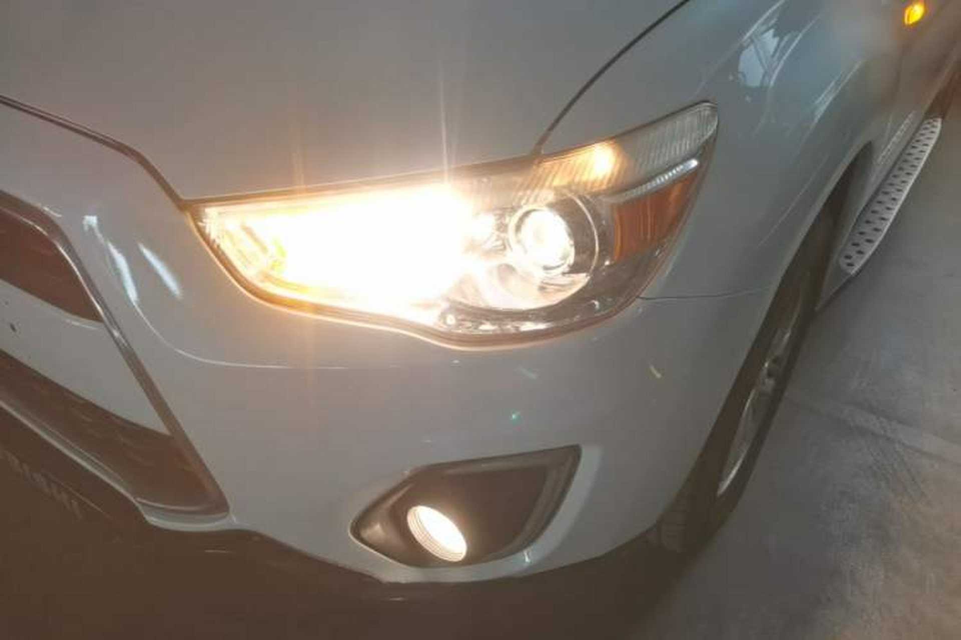 Used Mitsubishi ASX 2013 2.0L CVT Two-Wheel Drive Elite Edition Left Front Headlight