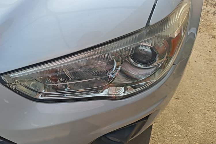 Used Mitsubishi ASX 2013 2.0L CVT Two-Wheel Drive Elite Edition Left Front Headlight