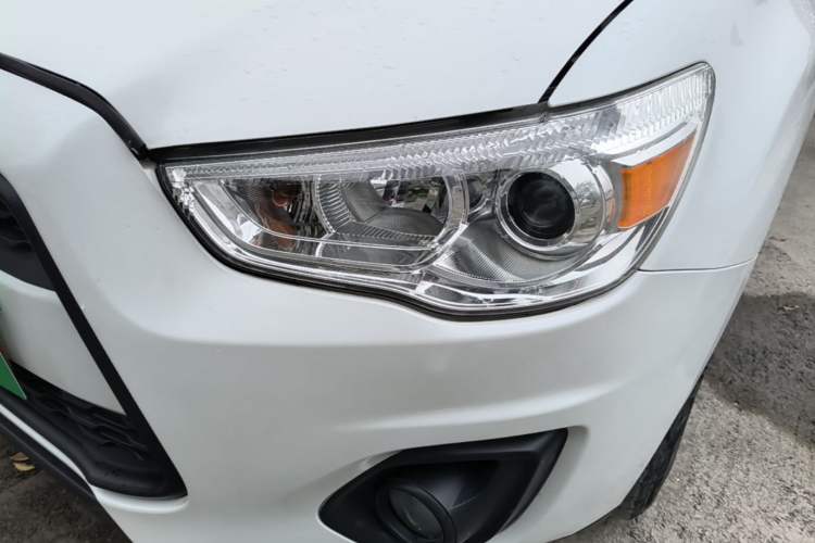 Used Mitsubishi ASX 2013 2.0L CVT Two-Wheel Drive Elite Edition Left Front Headlight