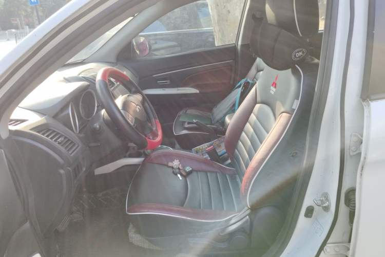 Used Mitsubishi ASX 2013 2.0L CVT Two-Wheel Drive Elite Edition Left Front Seat
