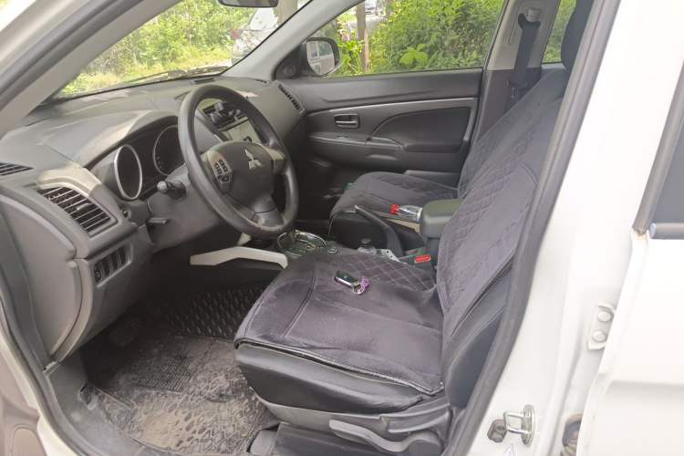 Used Mitsubishi ASX 2013 2.0L CVT Two-Wheel Drive Elite Edition Left Front Seat