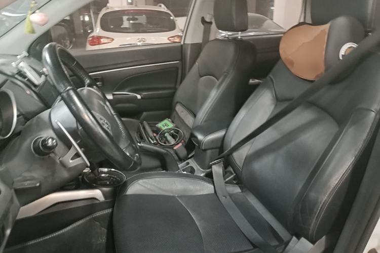 Used Mitsubishi ASX 2013 2.0L CVT Two-Wheel Drive Luxury Edition Left Front Seat