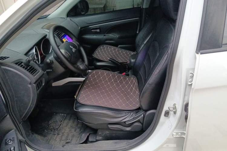 Used Mitsubishi ASX 2013 2.0L CVT Two-Wheel Drive Elite Edition Left Front Seat