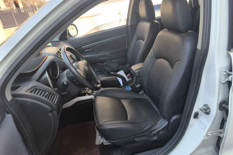 Used Mitsubishi ASX 2013 2.0L CVT Two-Wheel Drive Elite Edition Left Front Seat