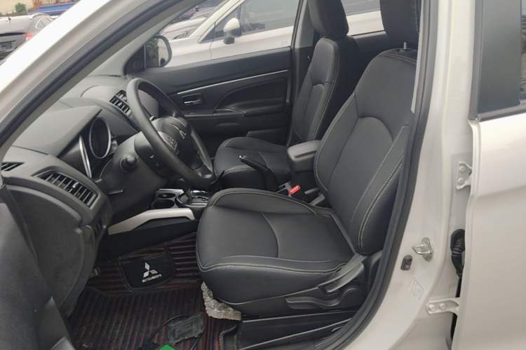 Used Mitsubishi ASX 2013 2.0L CVT Two-Wheel Drive Tech Edition Left Front Seat