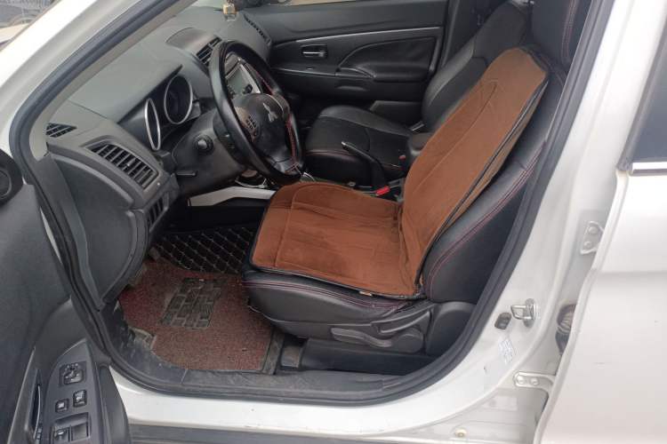 Used Mitsubishi ASX 2013 2.0L CVT Two-Wheel Drive Elite Edition Left Front Seat