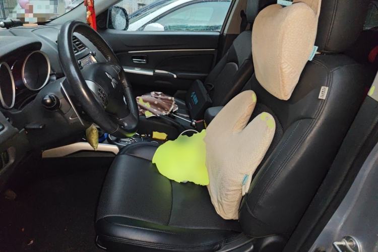 Used Mitsubishi ASX 2013 2.0L CVT Four-Wheel Drive Premium Edition Left Front Seat